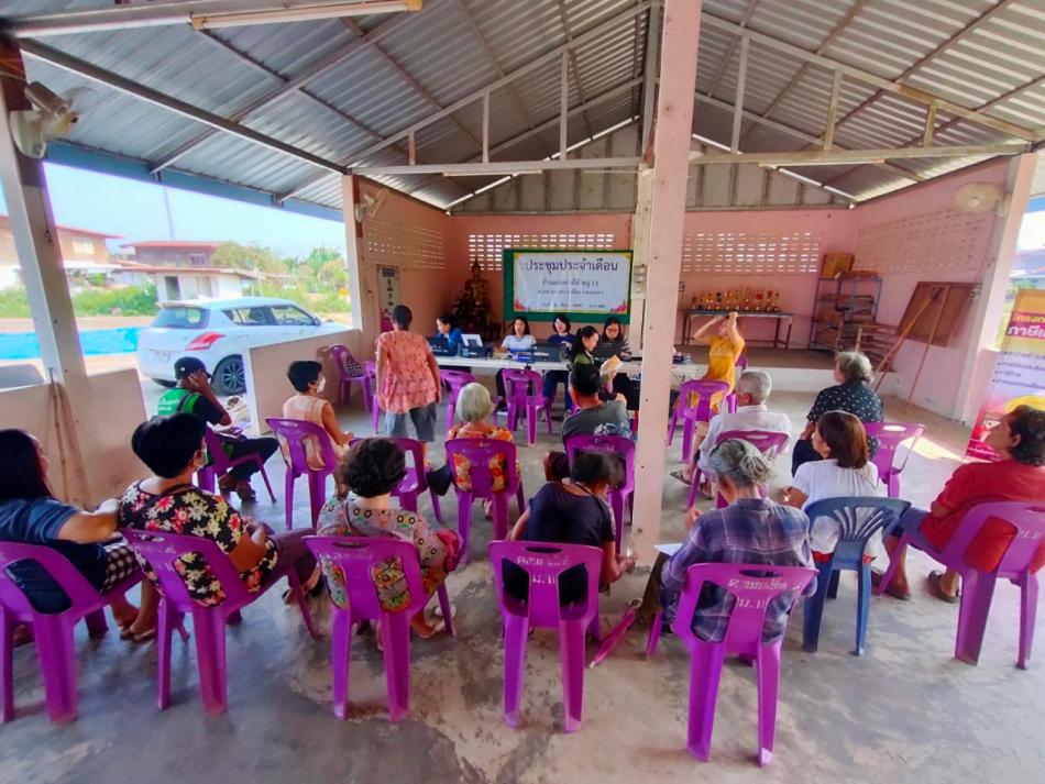 กองคลังร่วมกับกองสาธารณสุข เทศบาลตำบลเหล่าปอแดง ออกบริการประชาชนในการจัดเก็บภาษีเคลื่อนที่ หมู่ที่ 11 บ้านดอนยางใต้ วันที่ 4 เมษายน 2566