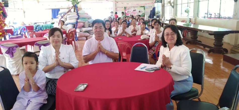 นายสุทัศน์ โคตรธรรม นายกเทศมนตรีตำบลเหล่าปอแดง ขอเชิญร่วมเป็นเจ้าภาพบุญประทายข้าวเปลือกเพื่อการศึกษา ณ โรงเรียนหนองปลาน้อย(สุทะเรืองศิลป์)