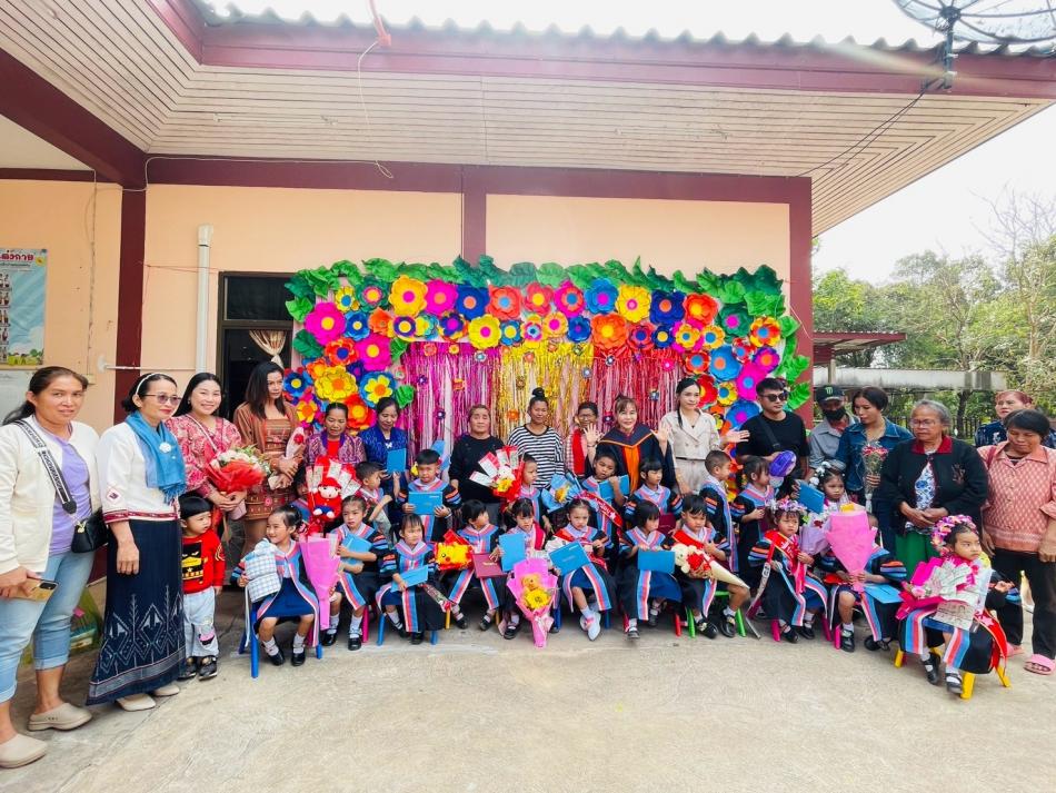เทศบาลตำบลเหล่าปอแดง โดย นางสาวปุณรดา มีระหงษ์ ผู้อำนวยการสถานศึกษา จัดกิจกรรมมอบวุฒิบัตรบัณฑิตน้อย ให้กับศูนย์พัฒนาเด็กเล็กบ้านหนองแคนและศูนย์พัฒนาเด็กเล็กบ้านเหล่าปอแดง