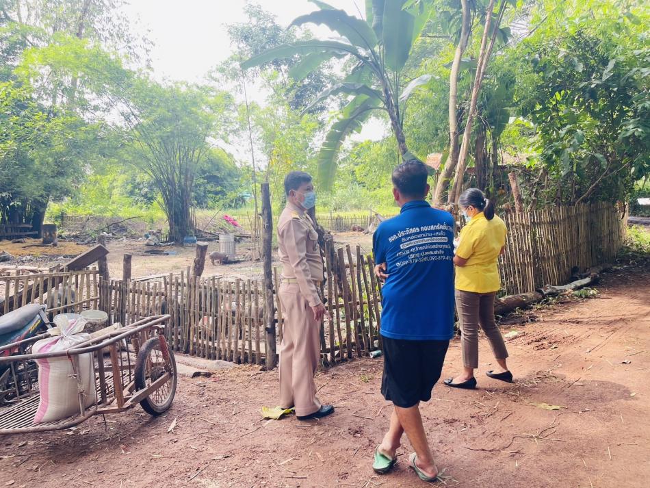 ผอ.กองสาธารณสุขและสิ่งแวดล้อมพร้อมคณะ ออกพื้นที่ตรวจสอบเรื่องร้องเรียน กลิ่นสุกร ที่ หมู่ 6 บ้านเหล่าปอแดง