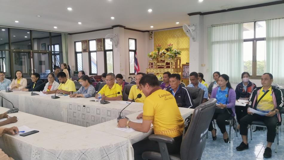 นายสุทัศน์ โคตรธรรม นายกเทศมนตรีตำบลเหล่าปอแดง เป็นประธาน เปิดโครงการวิจัยการแก้ไขปัญหาความยากจน ฉบับเบ็ดเสร็จแม่นยำในจังหวัดสกลนครร่วมโครงการ ณ ห้องประชุมเทศบาลตำบลเหล่าปอแดง