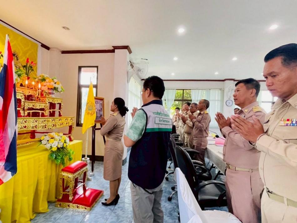 เทศบาลตำบลเหล่าปอแดง  ประชุมสภาเทศบาลตำบลเหล่าปอแดง ครั้งแรก  ณ ห้องประชุมสภาเทศบาลตำบลเหล่าปอแดง  อำเภอเมือง จังหวัดสกลนคร