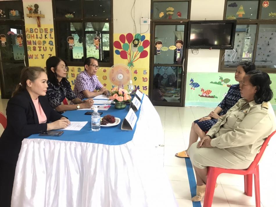 คุณครูศูนย์พัฒนาเด็กเล็กในสังกัดเทศบาลตำบลเหล่าปอแดง เข้ารับการประเมินผลการปฏิบัติงาน (Performance Agreement : PA ) 