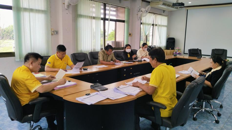 หัวหน้าส่วนราชการร่วม ประชุมการจัดทำร่างเทศบัญญัติงบประมาณรายจ่ายประจำปีงบประมาณ 2568