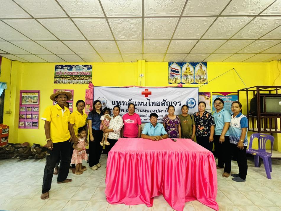 นายสุทัศน์ โคตรธรรม นายกเทศมนตรีตำบลเหล่าปอแดง เป็นประธานในพิรีเปิดโครงการอบรมให้ความรู้และให้บริการแพทย์แผนไทยสัญจร
